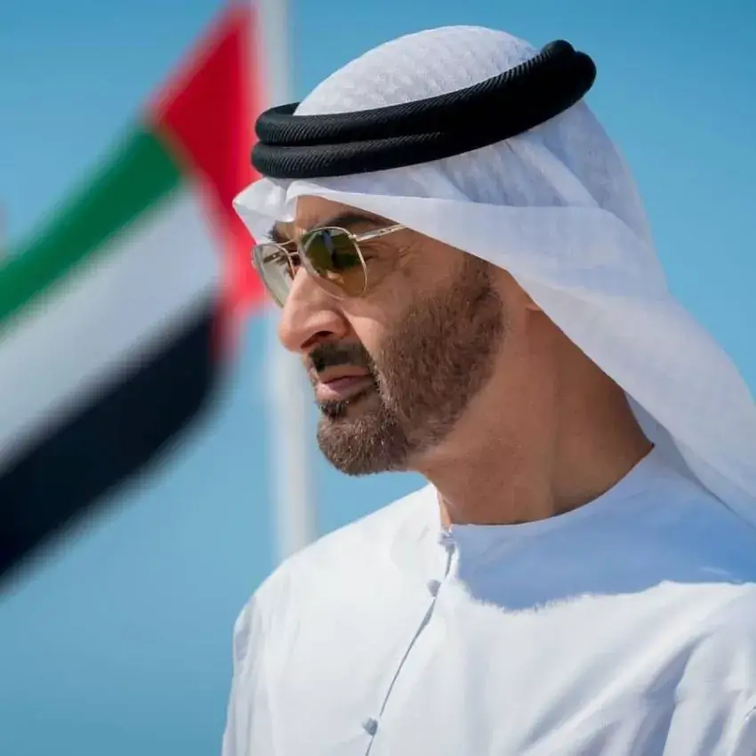 خلفية للشيخ محمد بن زايد مع العلم