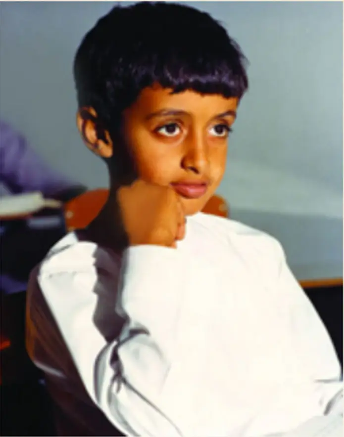 صورة للشيخ محمد بن زايد وهو صغير